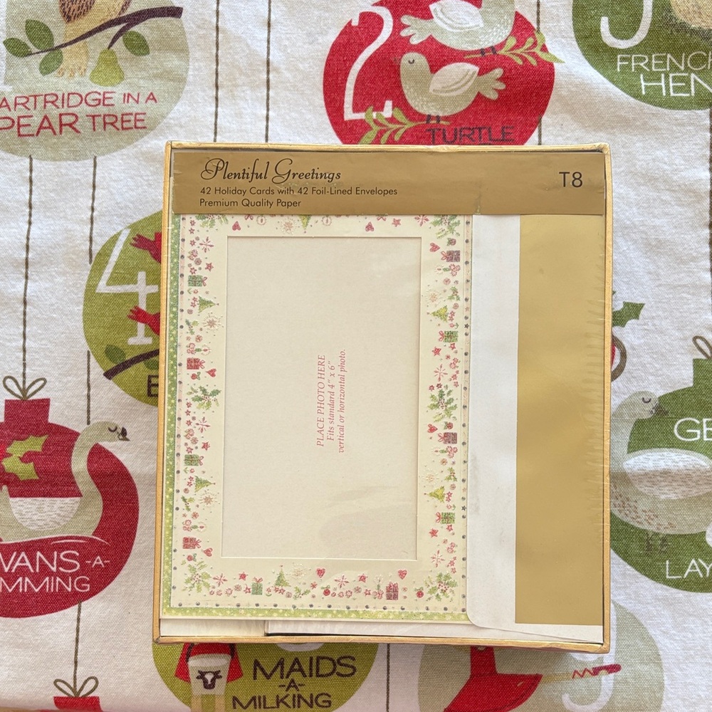 Box of 42 Christmas Cards with Foil-lined envelopes. Fits a standard 4 x 6 photo